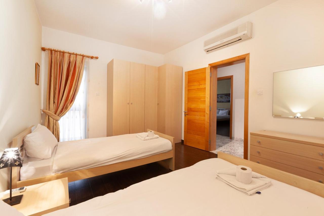 Spacious Seafront Apt With Living, Sofa, Wifi & Ac By 360 Estates Sliema Eksteriør billede