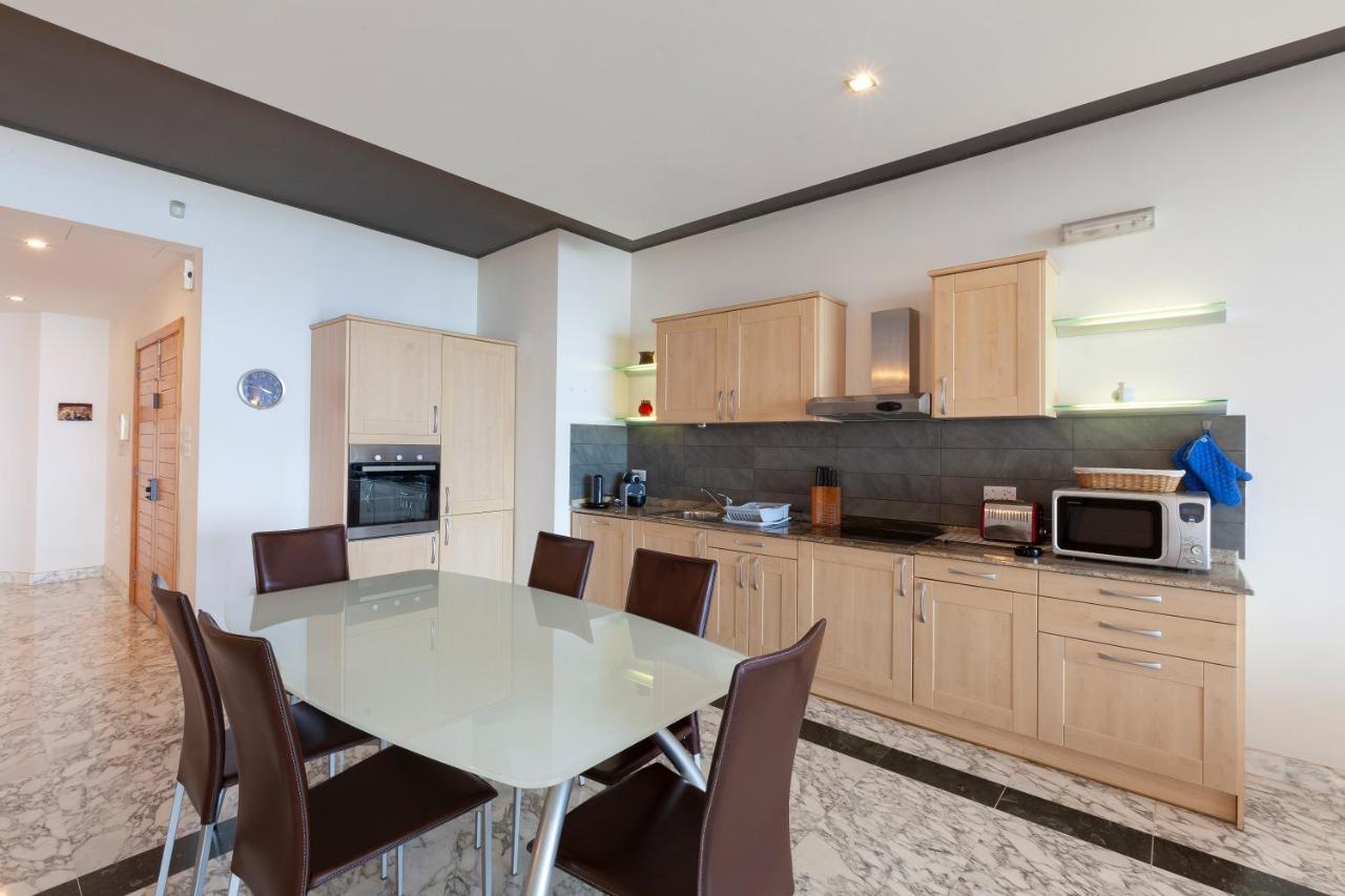 Spacious Seafront Apt With Living, Sofa, Wifi & Ac By 360 Estates Sliema Eksteriør billede